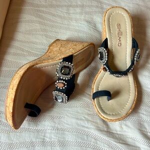NWOT Skemo wedge sandles sz 8